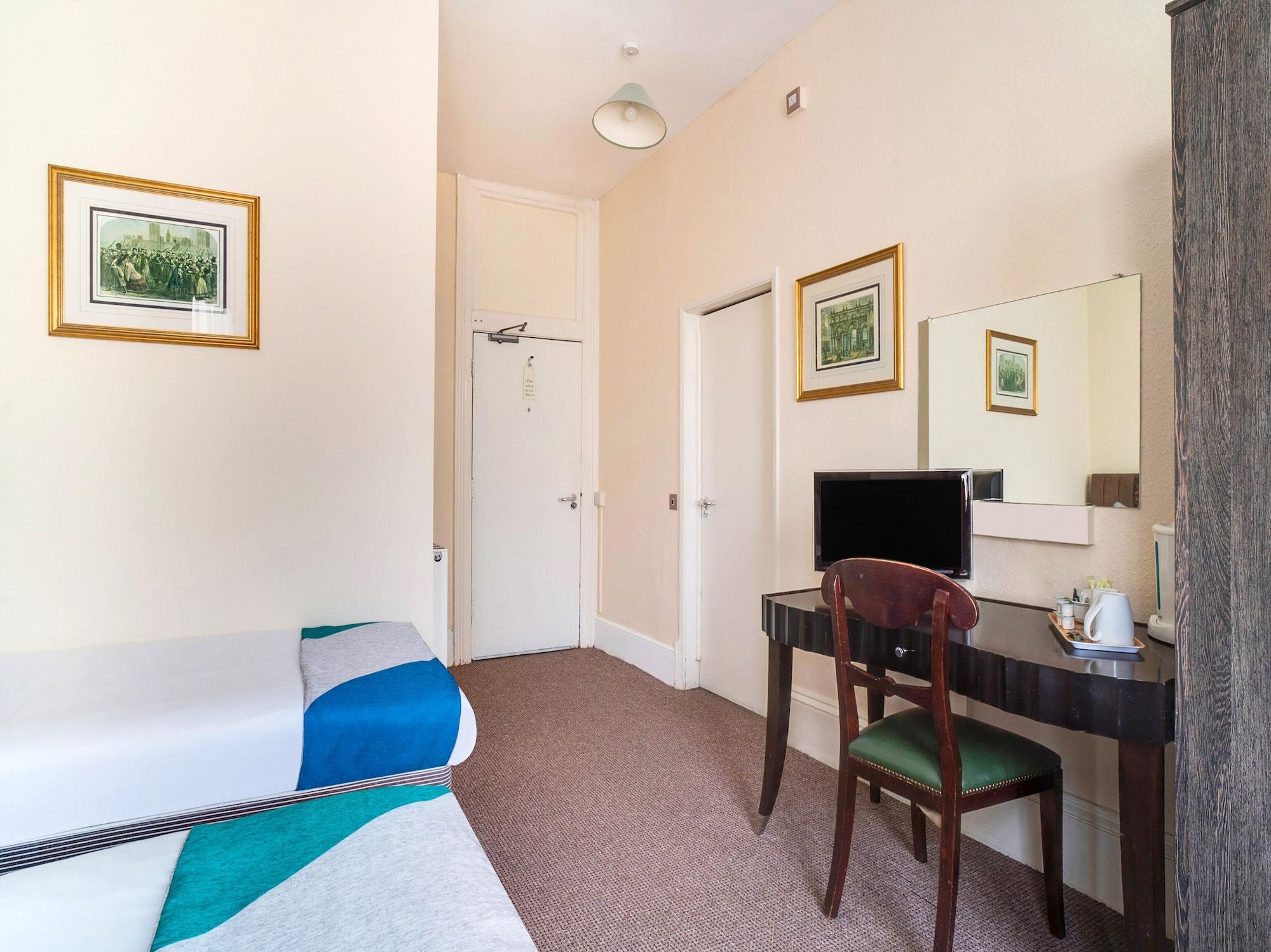 Oyo The Palm Court Hotel Eastbourne Ngoại thất bức ảnh