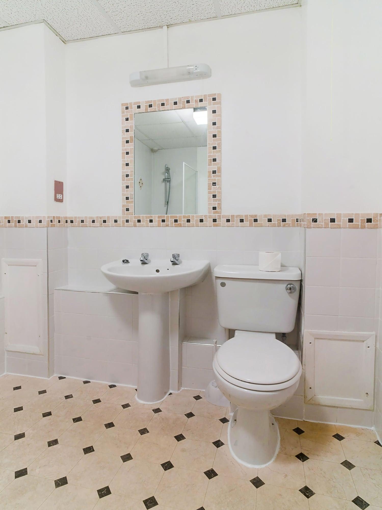 Oyo The Palm Court Hotel Eastbourne Ngoại thất bức ảnh