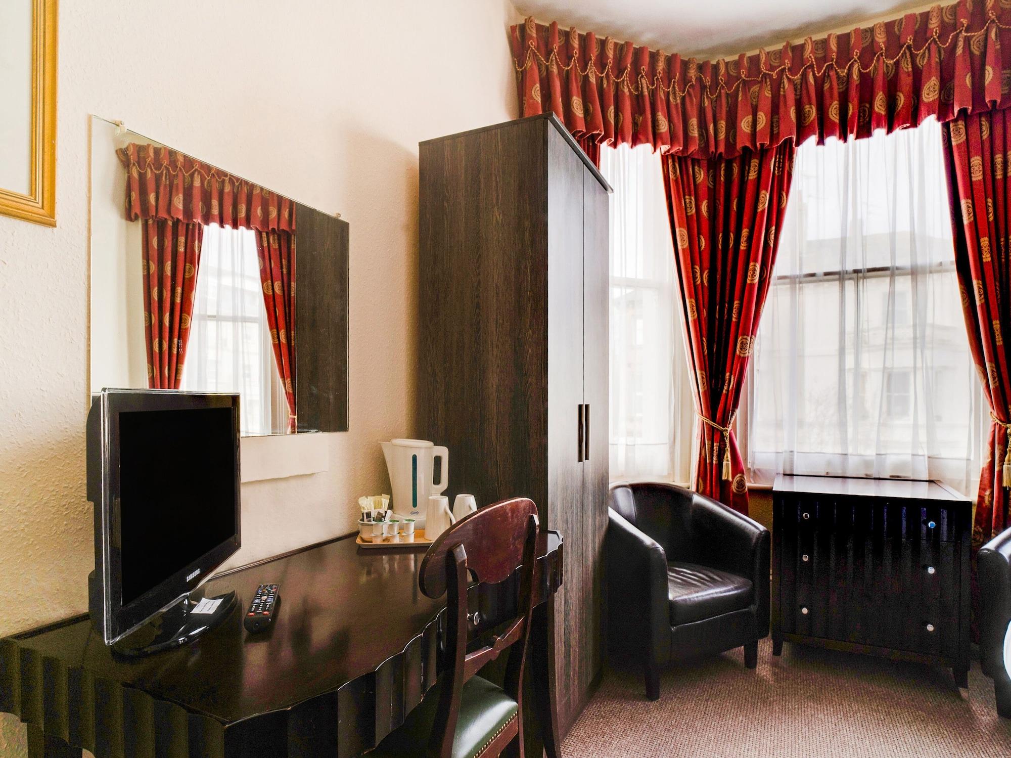 Oyo The Palm Court Hotel Eastbourne Ngoại thất bức ảnh