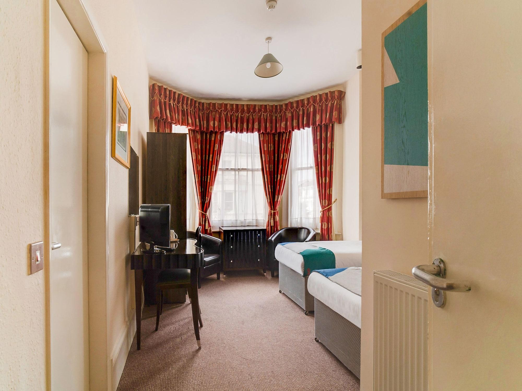 Oyo The Palm Court Hotel Eastbourne Ngoại thất bức ảnh