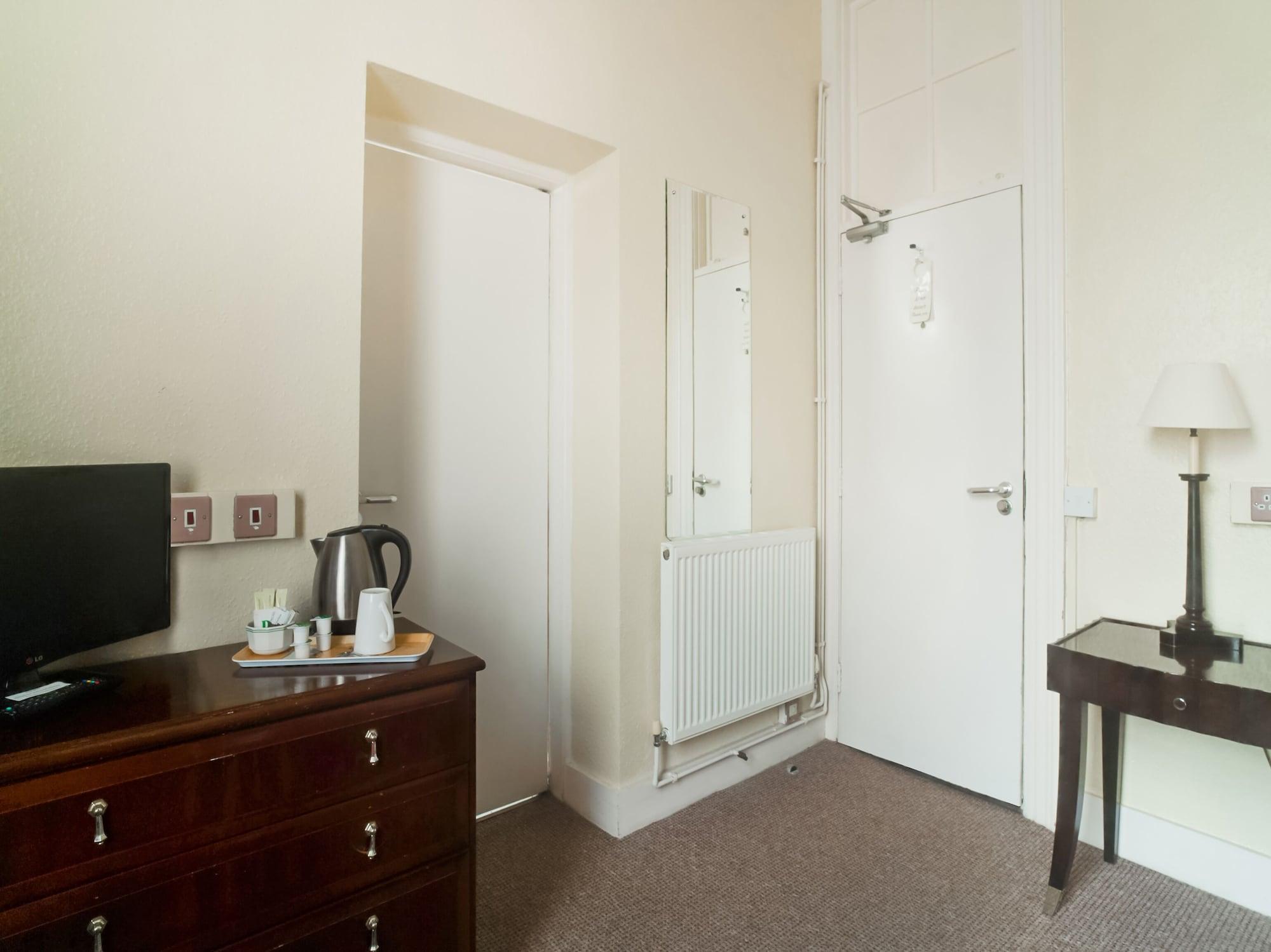 Oyo The Palm Court Hotel Eastbourne Ngoại thất bức ảnh