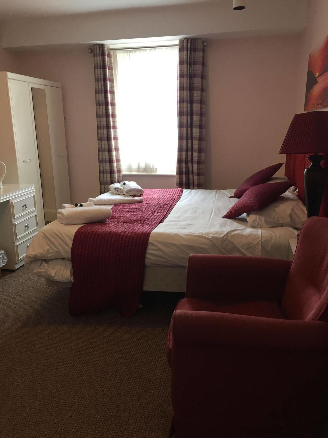 Oyo The Palm Court Hotel Eastbourne Ngoại thất bức ảnh