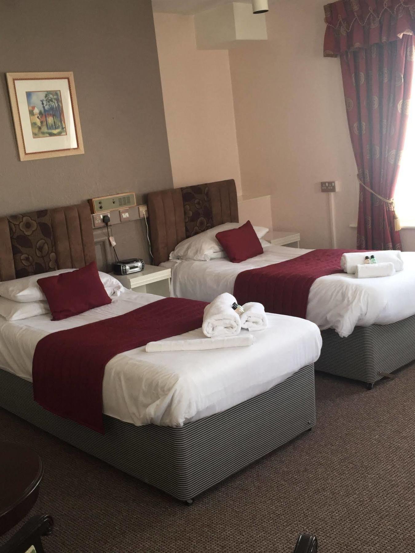 Oyo The Palm Court Hotel Eastbourne Ngoại thất bức ảnh