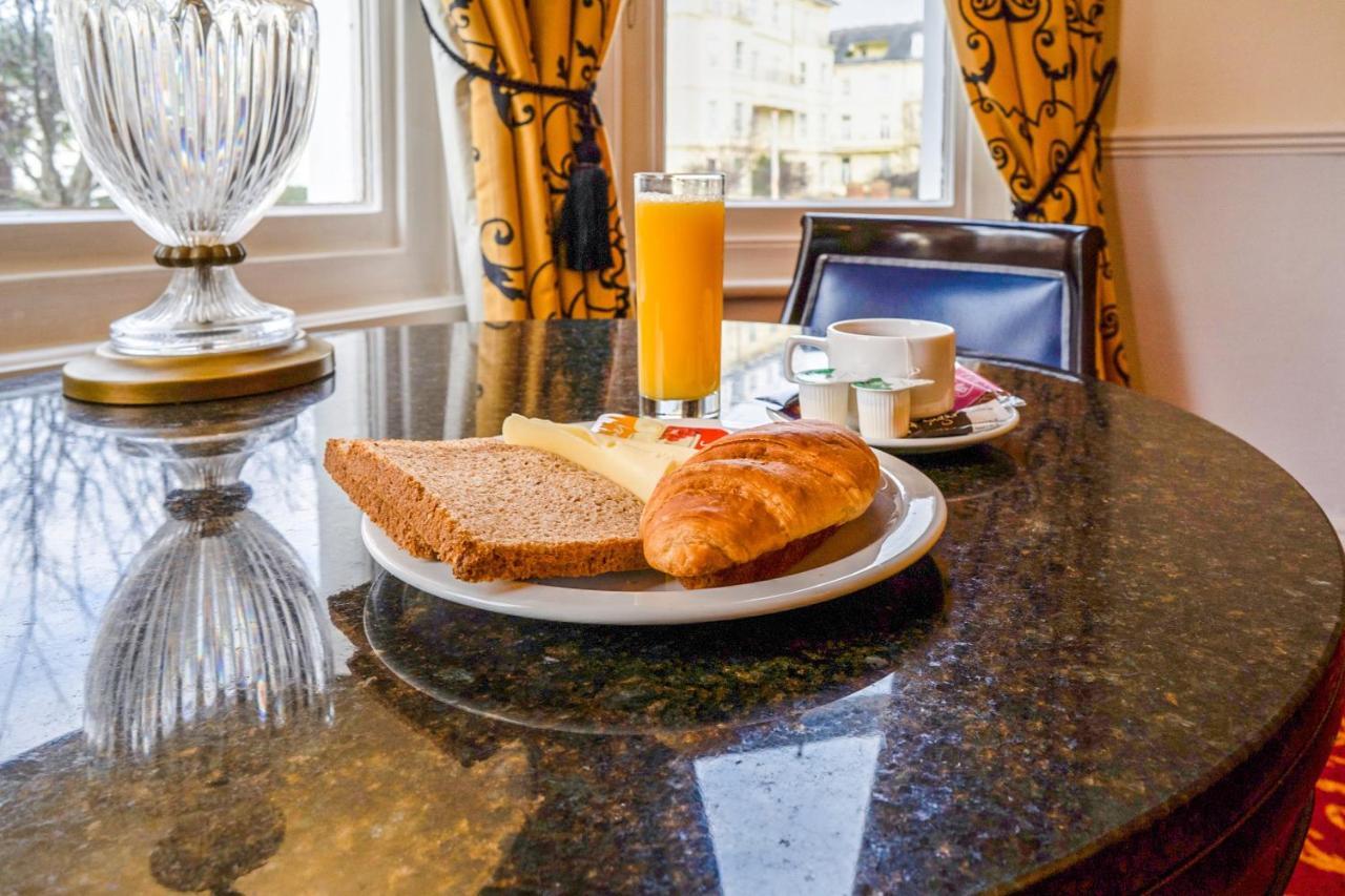 Oyo The Palm Court Hotel Eastbourne Ngoại thất bức ảnh